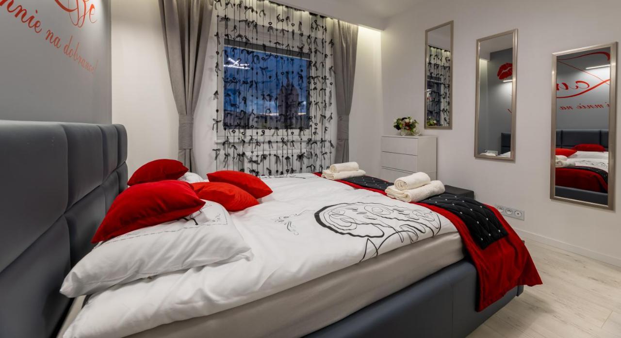 Leo Apartament Delux Ustrzyki Dolne Luaran gambar